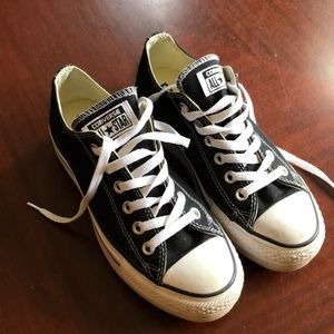 Lovingly worn women’s platform converse